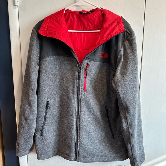 The North Face Vibrant Red Jacket - Picture 2 of 11